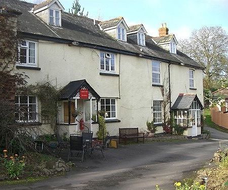 Lodgehill Hotel Tiverton  Exterior photo